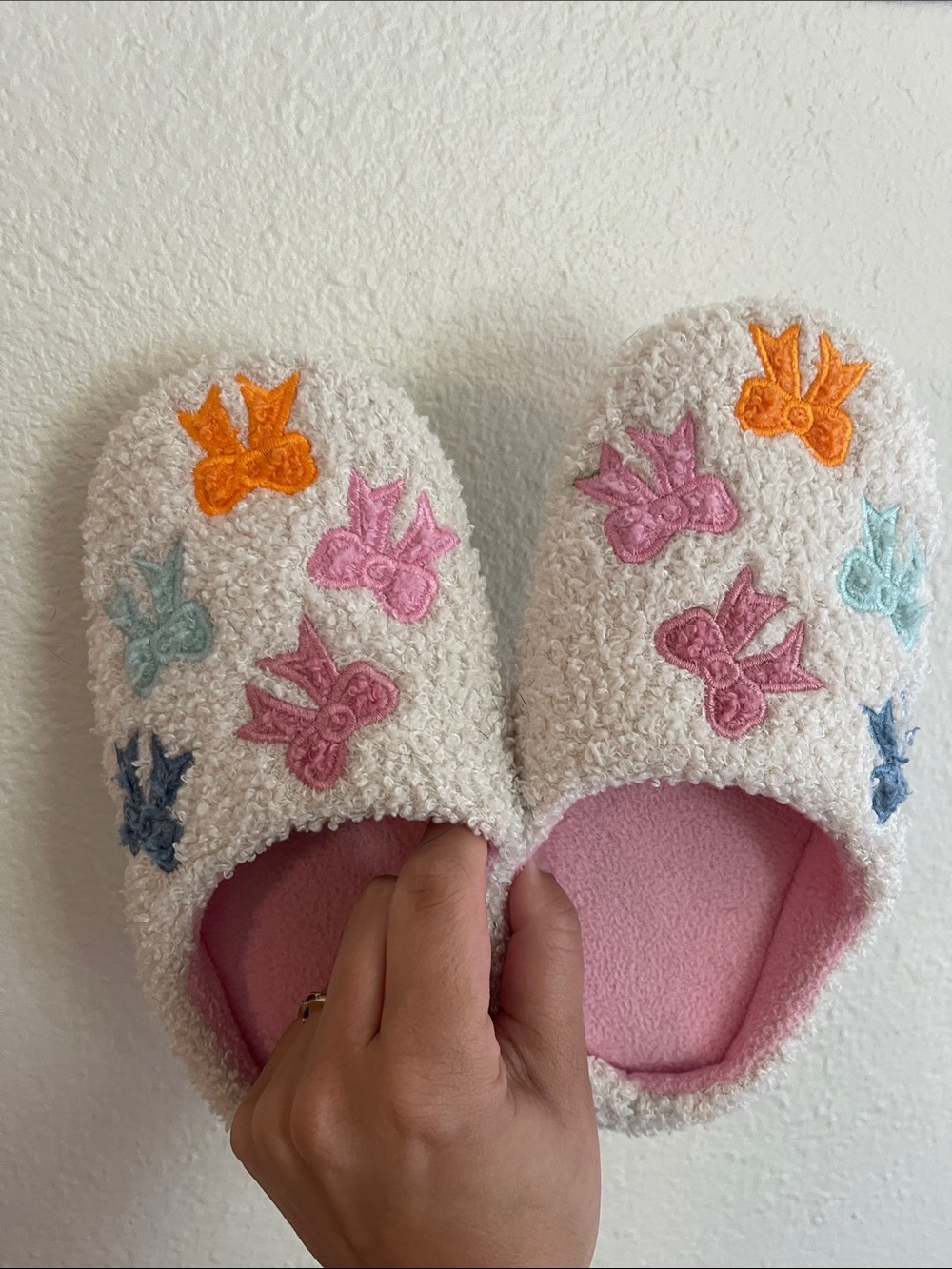 (🎀 5 for $15) Girls fuzzy bow slippers 13/1